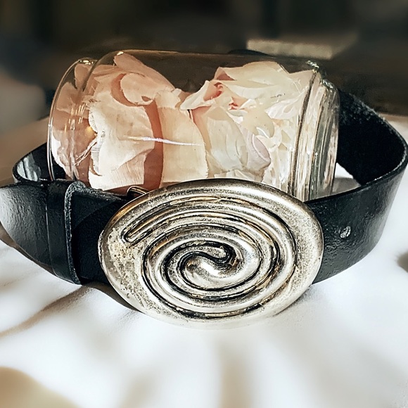 ❌SOLD ❌ Vintage Black Leather Belt Silver Buckle - Picture 2 of 8